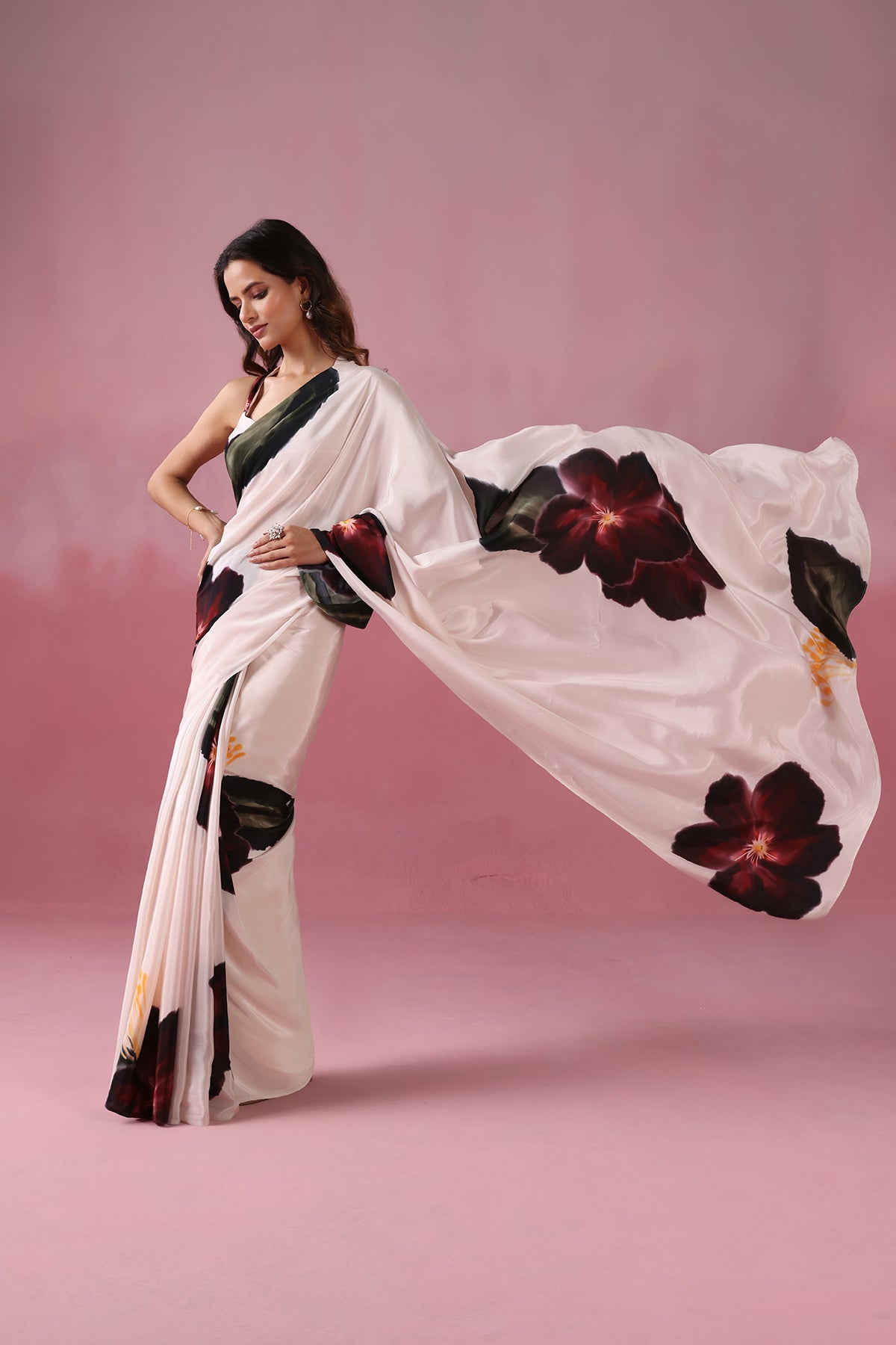 Gulbeige –Soft Beige with Maroon and Green Floral Motifs