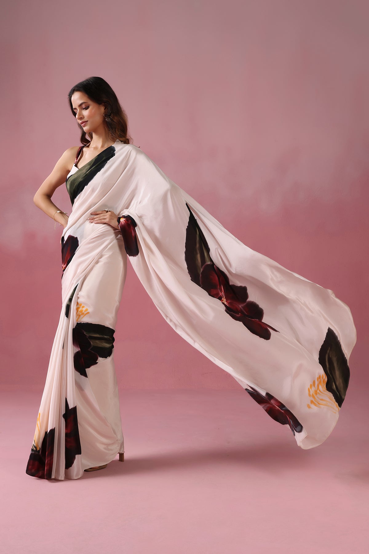 Gulbeige –Soft Beige with Maroon and Green Floral Motifs