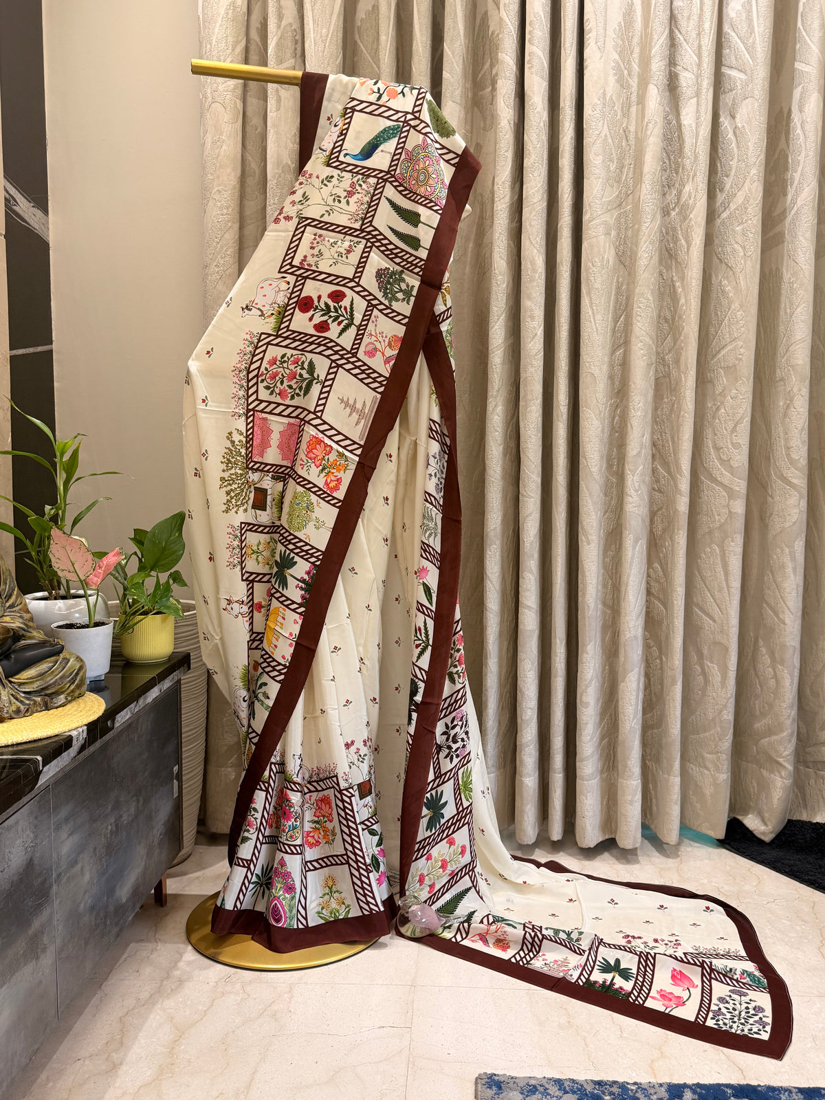 Madhuban – Artistic Floral Printed Saree | Pure Crepe