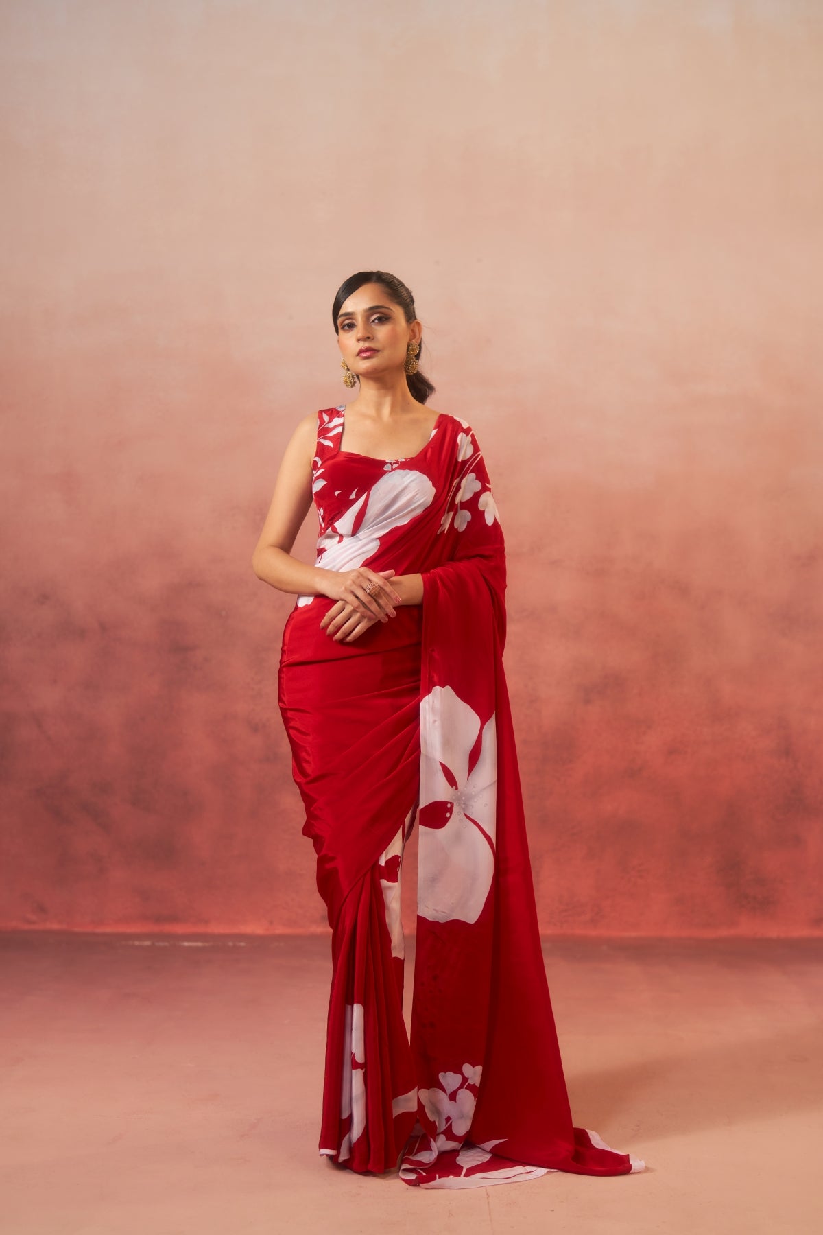 Surkh Phool – Red Saree with White Floral Elegance (Pure Crepe)
