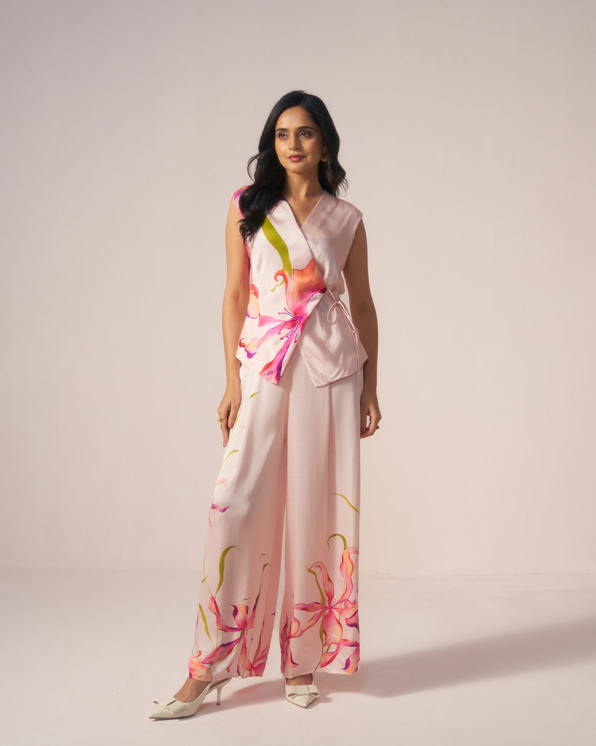 Nargis – Lily Bloom in Soft Beige