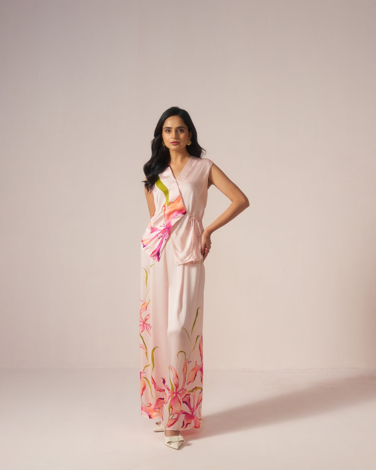 Nargis – Lily Bloom in Soft Beige