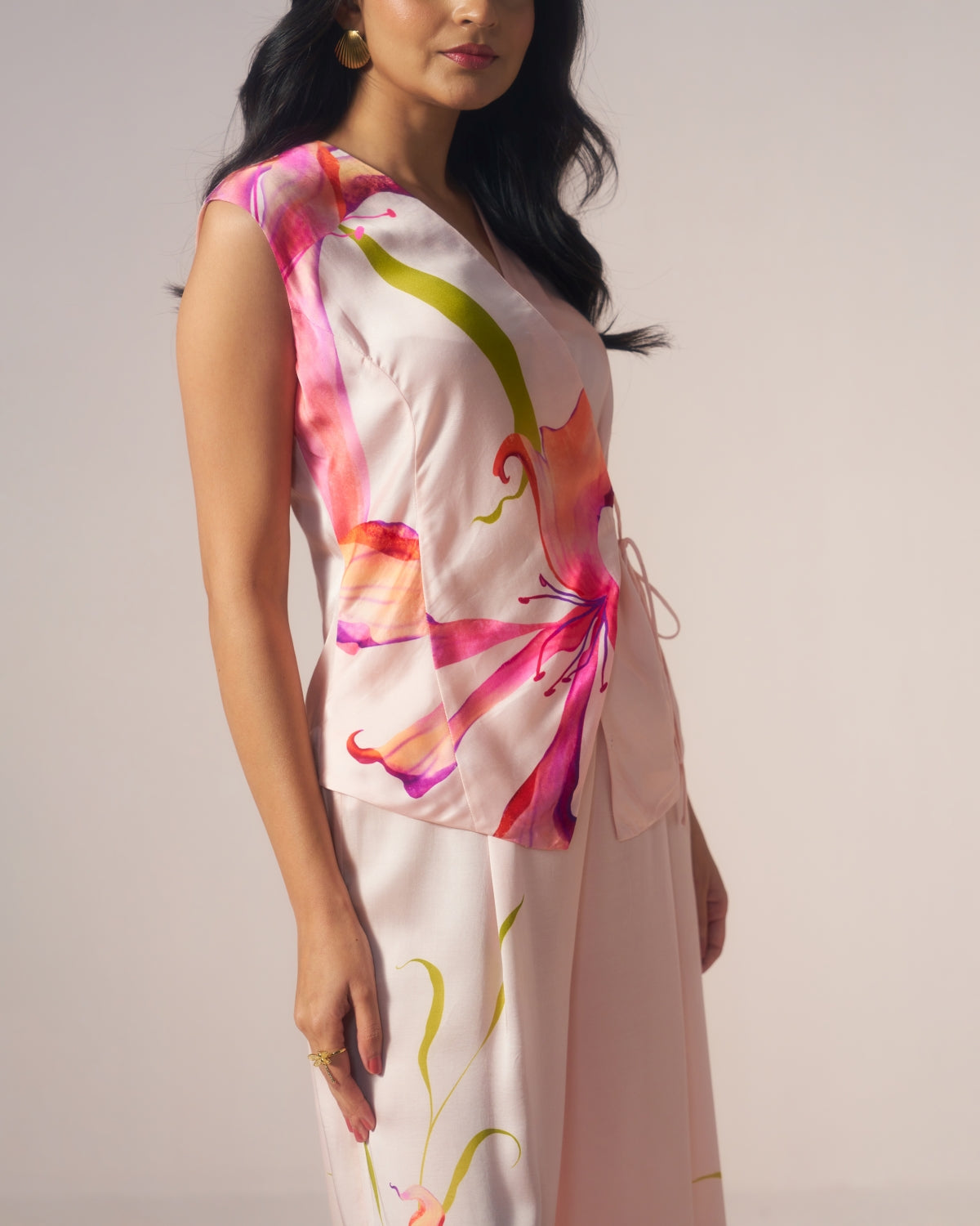 Nargis – Lily Bloom in Soft Beige