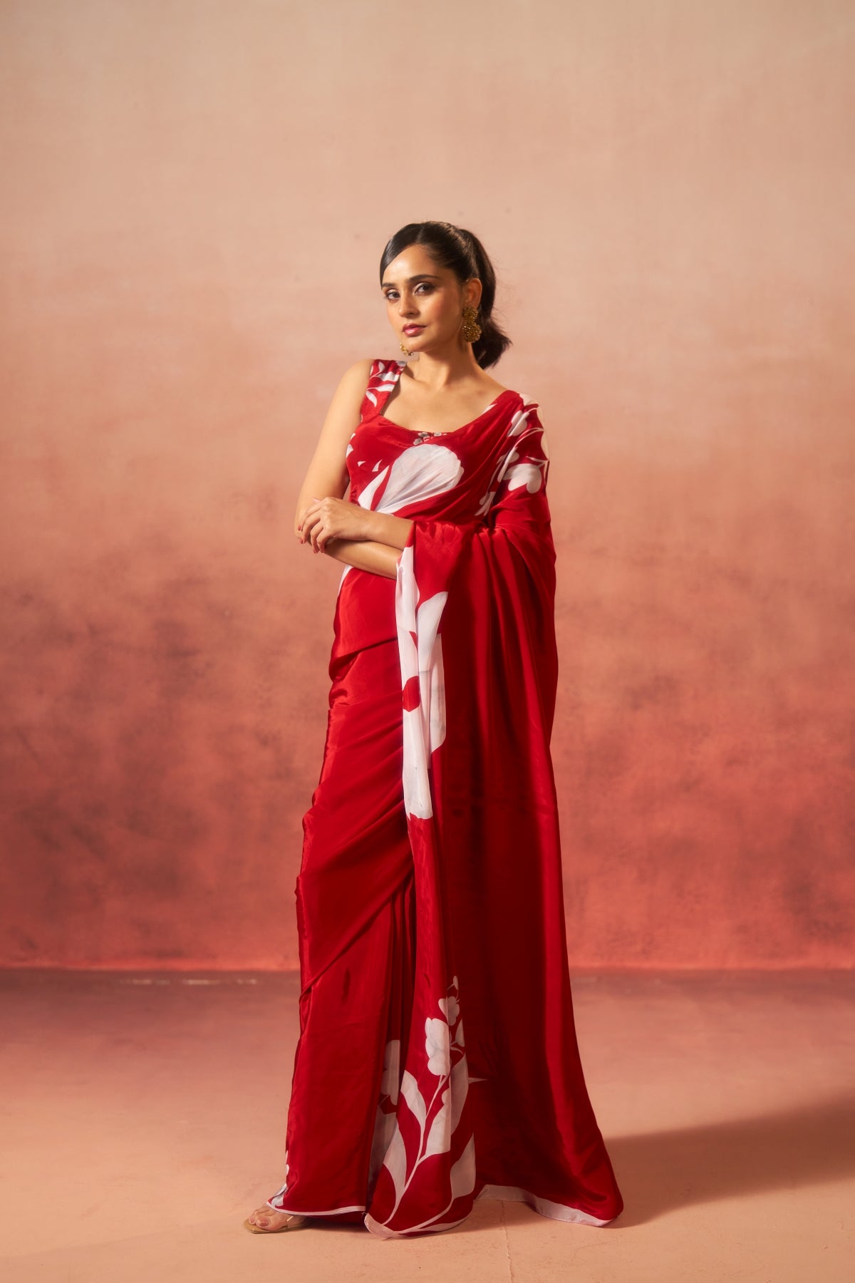 Surkh Phool – Red Saree with White Floral Elegance (Pure Crepe)