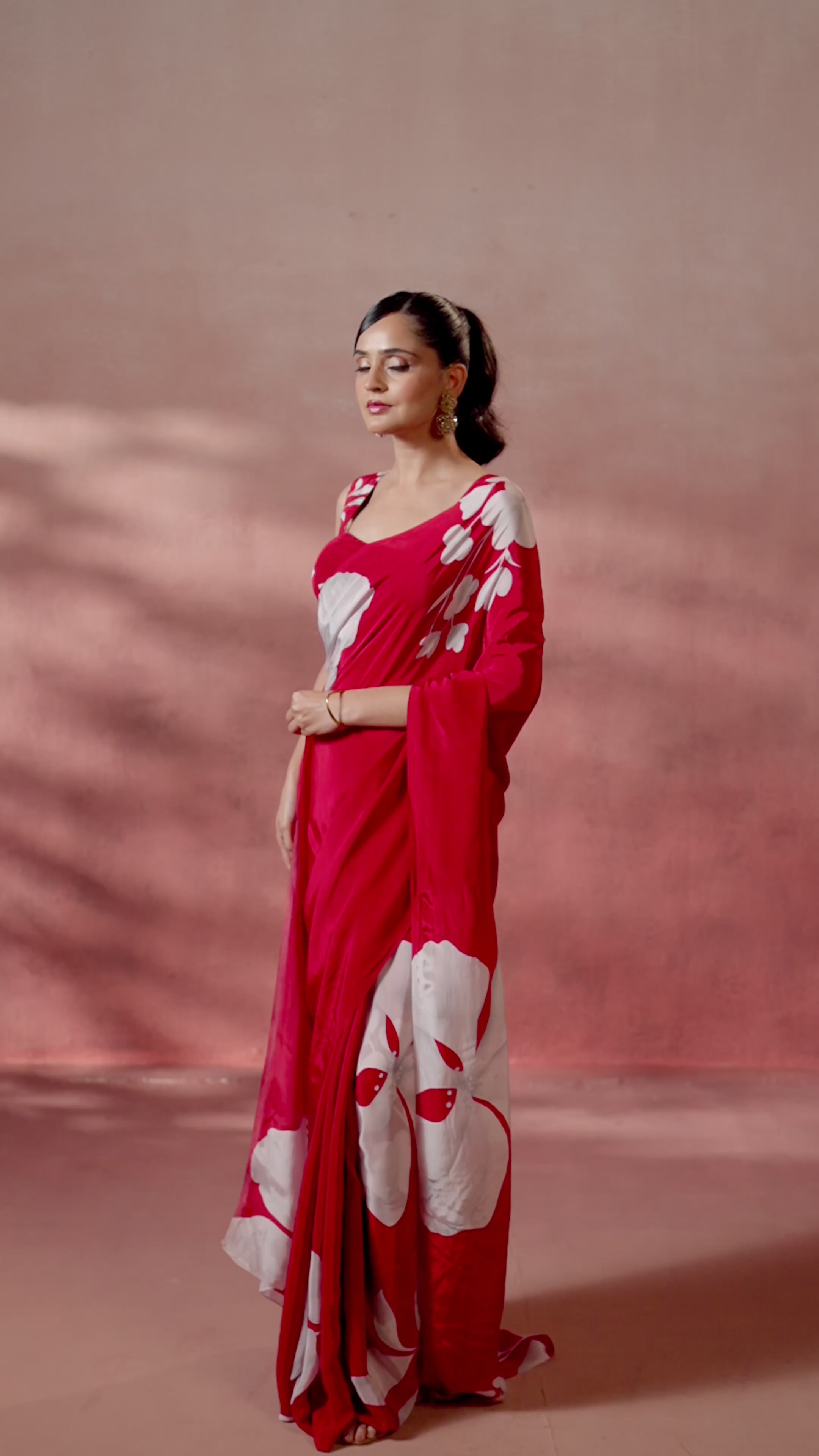 Surkh Phool – Red Saree with White Floral Elegance (Pure Crepe)