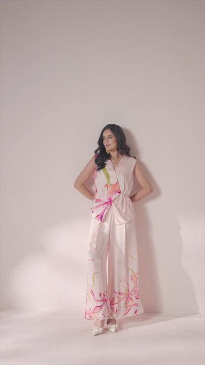 Nargis – Lily Bloom in Soft Beige